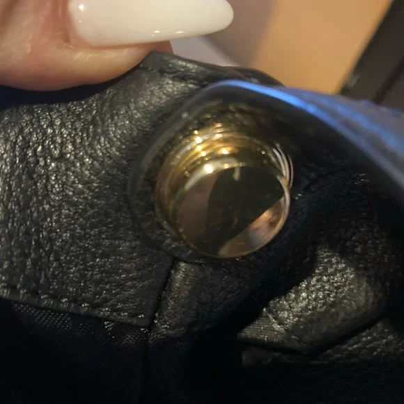 Calvin Klein Large,Buttery, Soft Leather Purse-EUC-Beautiful, Classic yet Modern - Picture 6 of 16